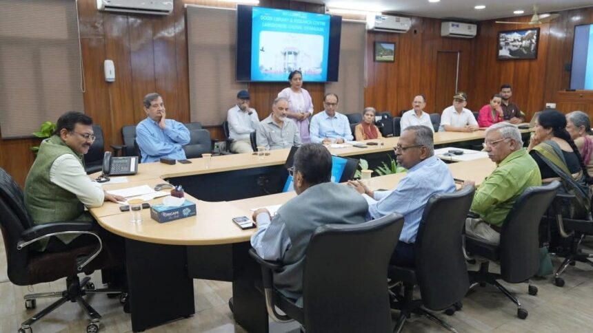 सचिवालय में दून पुस्तकालय एवं शोध केन्द्र की चतुर्थ जनरल बॉडी मीटिंग आयोजित हुई-Newsnetra 3 FB IMG 1756481497006