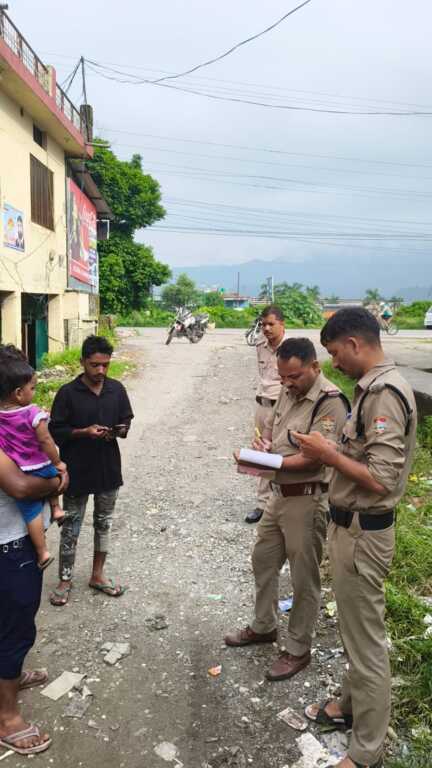 किरायेदारों का सत्यापन न कराने पर 11 मकान मालिकों पर 83 पुलिस अधिनियम के तहत ₹1.10 लाख का जुर्माना-Newsnetra 3 IMG 20250803 WA0101