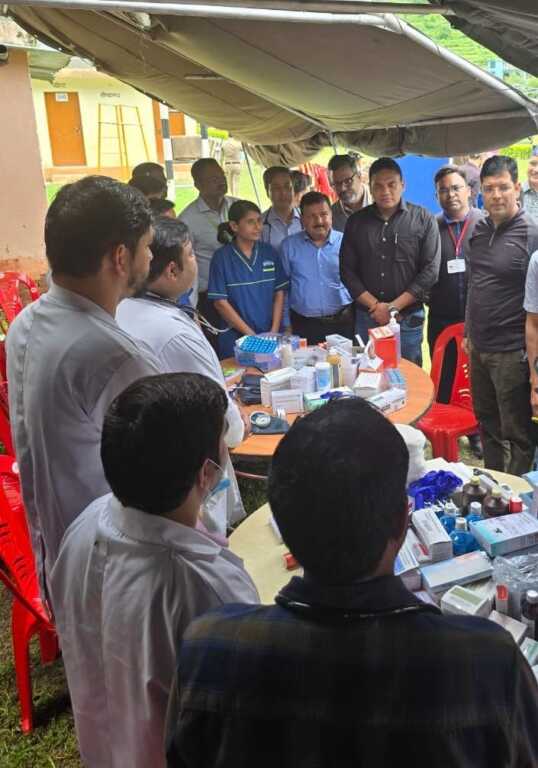 रक्षाबंधन पर धराली पहुंचे स्वास्थ्य सचिव, राहत-बचाव कार्यों का किया नेतृत्व, 300 से अधिक लोगों का हुआ स्वास्थ्य परीक्षण-Newsnetra 6 IMG 20250809 WA0092