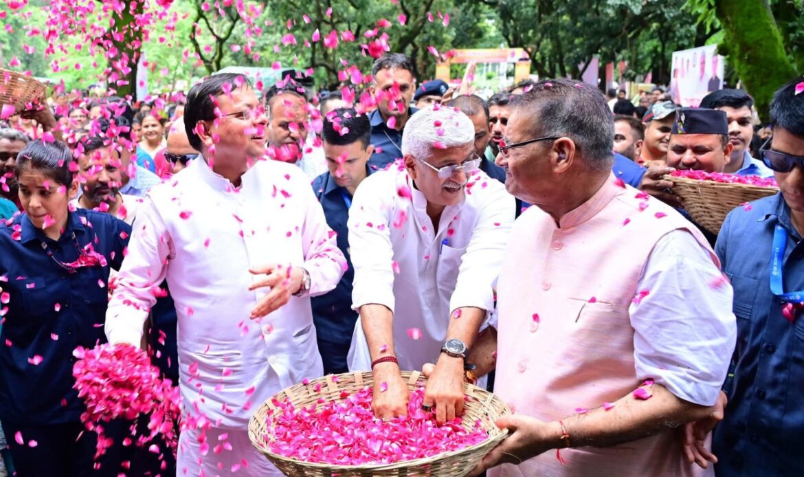 रक्षाबंधन समारोह 2025 में मुख्यमंत्री धामी ने बहनों की सेवा का लिया संकल्प, 'जल सखी' और महिला स्वावलंबन योजनाओं की घोषणा-Newsnetra 5 fb img 17542323877366587040495137870872