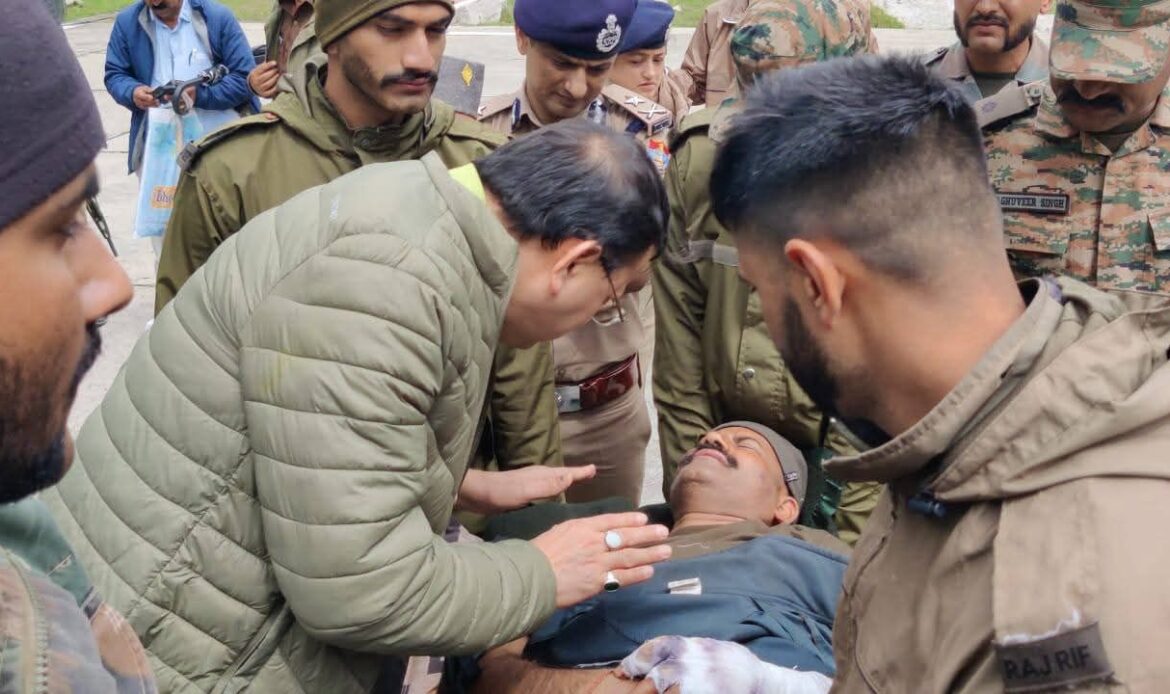 मुख्यमंत्री धामी ने धराली में आपदा प्रभावितों से की मुलाकात, राहत कार्यों की समीक्षा-Newsnetra 10 fb img 17544789528668001105341100197679