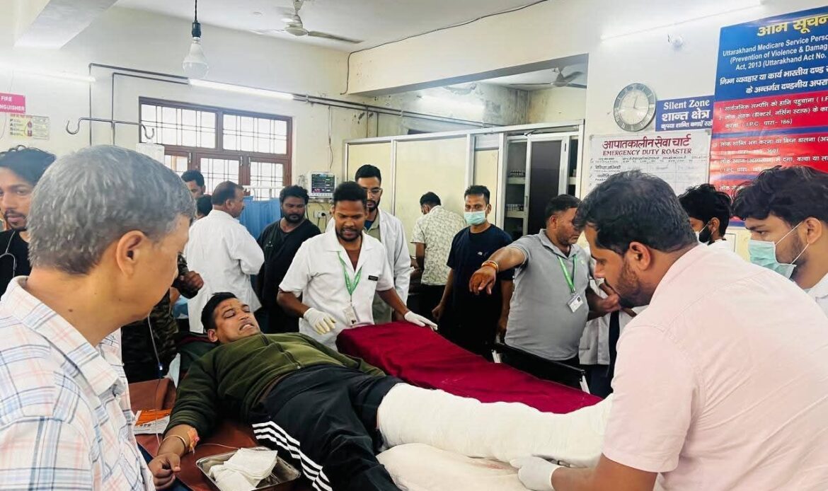 उत्तरकाशी आपदा में स्वास्थ्य विभाग की तेज़ कार्रवाई – हर प्रभावित को मिल रही विशेषज्ञ चिकित्सा सुविधा-Newsnetra 5 fb img 17546667230504399335846722467331