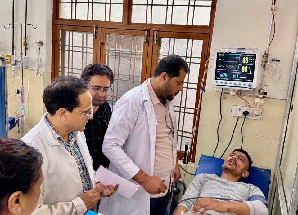 उत्तरकाशी आपदा में स्वास्थ्य विभाग की तेज़ कार्रवाई – हर प्रभावित को मिल रही विशेषज्ञ चिकित्सा सुविधा-Newsnetra 6 fb img 17546667249416000396091849890408