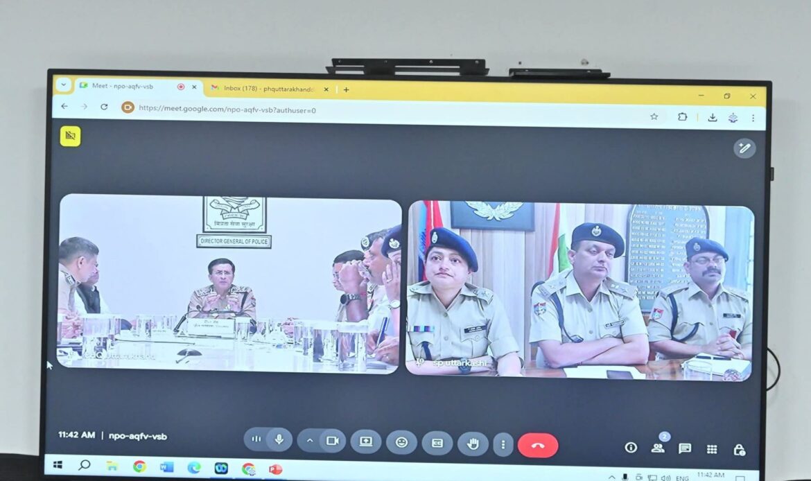 उत्तरकाशी में चल रहे प्राकृतिक आपदा राहत एवं बचाव कार्यों की डीजीपी ने की उच्च स्तरीय समीक्षा-Newsnetra 10 fb img 17548393672327060061816855971840