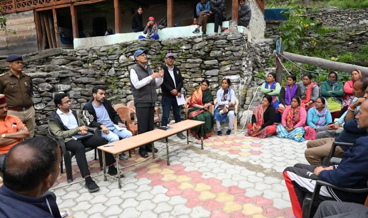 धराली आपदा प्रभावित क्षेत्र का उच्चस्तरीय निरीक्षण, सचिव राजस्व की अध्यक्षता में समिति ने पुनर्वास और आजीविका सुदृढ़ीकरण के उपायों का किया मूल्यांकन-Newsnetra 6 fb img 17551030827095198257620698514606