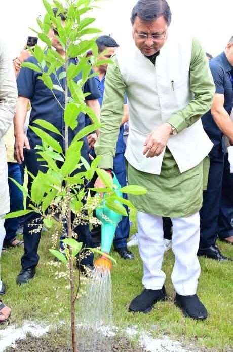 देहरादून को आधुनिक शहर बनाने की दिशा में बड़ा कदम—सीएम धामी ने ₹1,143.71 लाख की विभिन्न विकास योजनाओं का लोकार्पण एवं शिलान्यास किया-Newsnetra 8 fb img 17551032889306475790209813765573