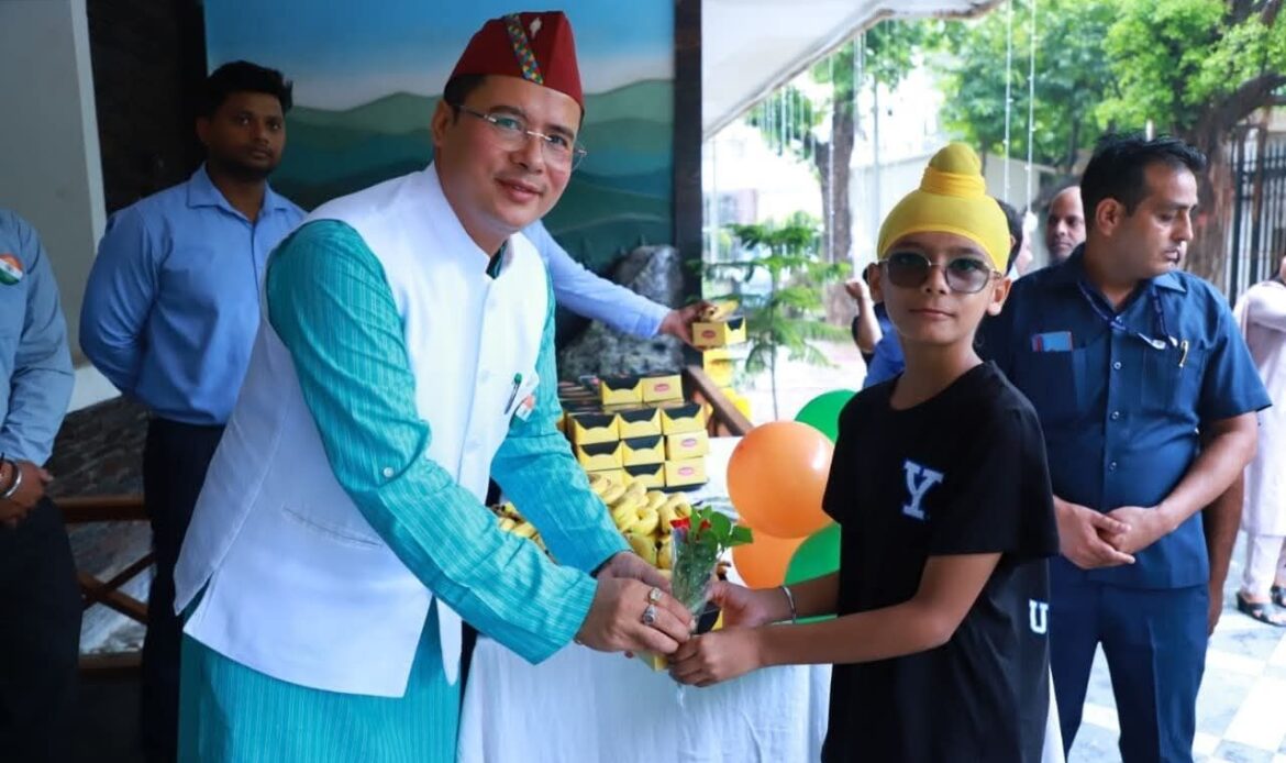 भारत के 79वें स्वतंत्रता दिवस पर नई दिल्ली स्थित उत्तराखण्ड निवास एवं उत्तराखण्ड सदन में ध्वजारोहण समारोह हर्षोल्लास से संपन्न-Newsnetra 5 fb img 17552481172057302816673007851678