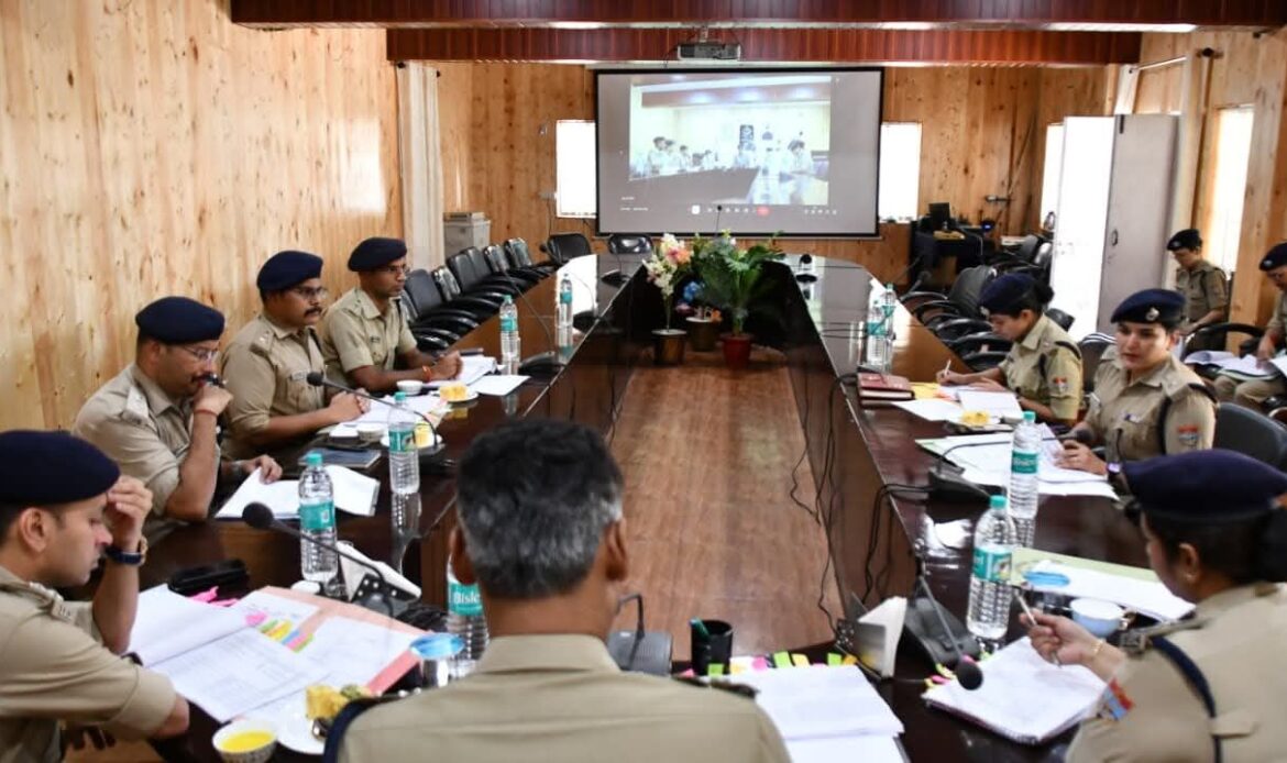 एडीजी अपराध एवं कानून व्यवस्था ने कुमाऊं रेंज के जनपद प्रभारियों के साथ की अपराध समीक्षा बैठक, अपराध नियंत्रण एवं रोकथाम हेतु दिए सख्त निर्देश-Newsnetra 4 fb img 17558753363802402107152669091703