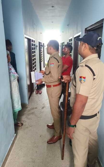 किरायेदारों का सत्यापन न कराने पर 11 मकान मालिकों पर 83 पुलिस अधिनियम के तहत ₹1.10 लाख का जुर्माना-Newsnetra 4 img 20250803 wa01033477152318004354482