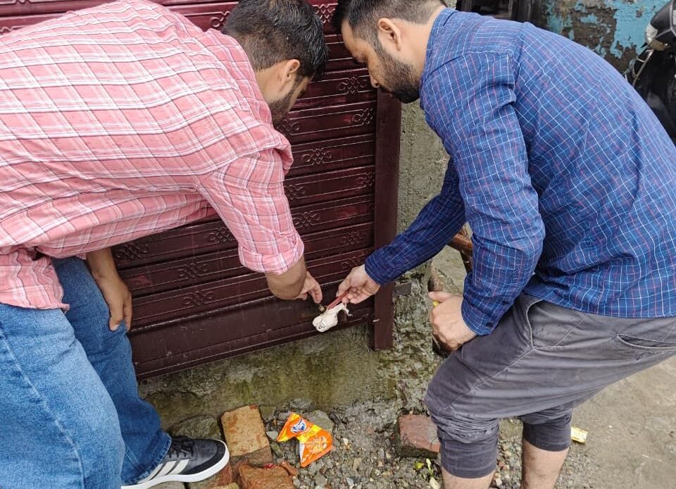 अवैध निर्माणों पर मसूरी-देहरादून विकास प्राधिकरण की कड़ी कार्रवाई-Newsnetra 9 img 20250815 wa00074423016535653863834