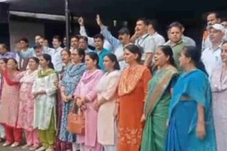 उत्तराखंड बोर्ड की अंक सुधार परीक्षा का मूल्यांकन ठप, शिक्षकों की चॉक डाउन हड़ताल जारी-Newsnetra 4 uttarakhand teacher 0567fa038635037832e99a0bb00f32bf