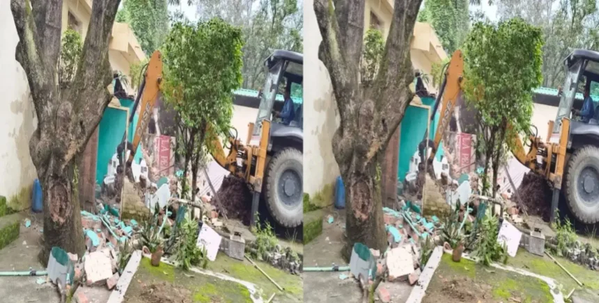 हरिद्वार पेपर लीक कांड: मुख्य आरोपी खालिद की अवैध दुकानों पर प्रशासन का बुलडोज़र-Newsnetra 3 1001138674