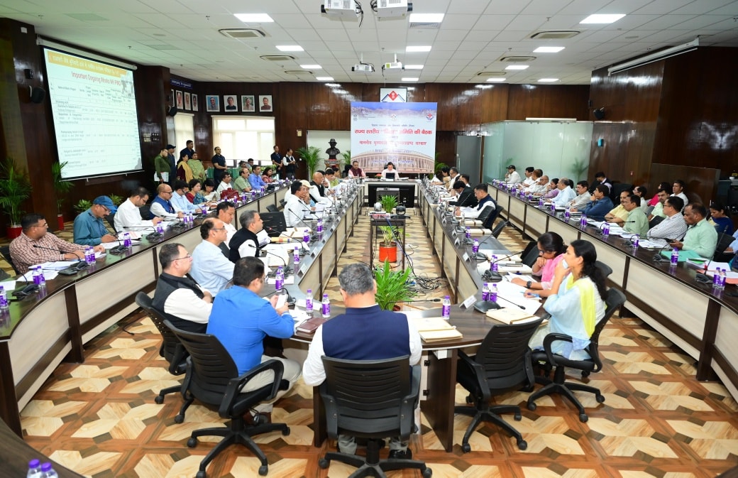देहरादून सचिवालय में सीएम धामी की अध्यक्षता में हुई दिशा समिति की बैठक, विकास योजनाओं में तेजी और जवाबदेही पर विशेष बल-Newsnetra 9 548471554 1097692065867157 323379391579225112 n