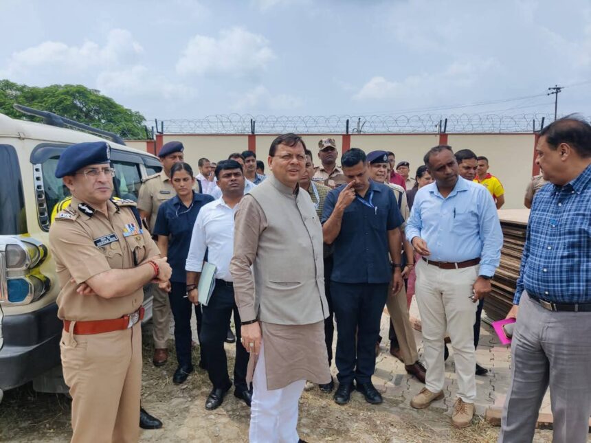 उत्तराखण्ड आपदा: पीएम मोदी के दौरे से पहले धामी ने जॉलीग्रांट एयरपोर्ट पर तैयारियों का लिया जायजा-Newsnetra 3 FB IMG 1757517171691