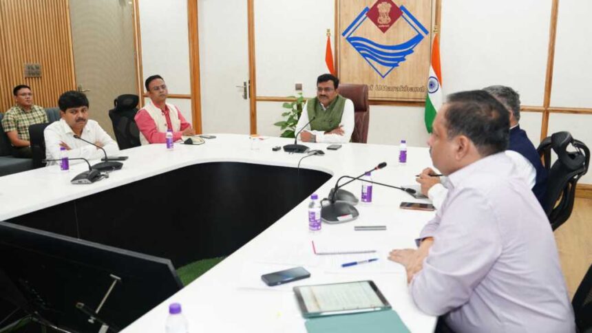 उत्तराखंड निवेश एवं आधारभूत संरचना विकास बोर्ड की कार्यकारिणी समिति बैठक, बुनियादी ढांचे की परियोजनाओं में तेजी लाने पर जोर-Newsnetra 5 IMG 20250909 WA0136