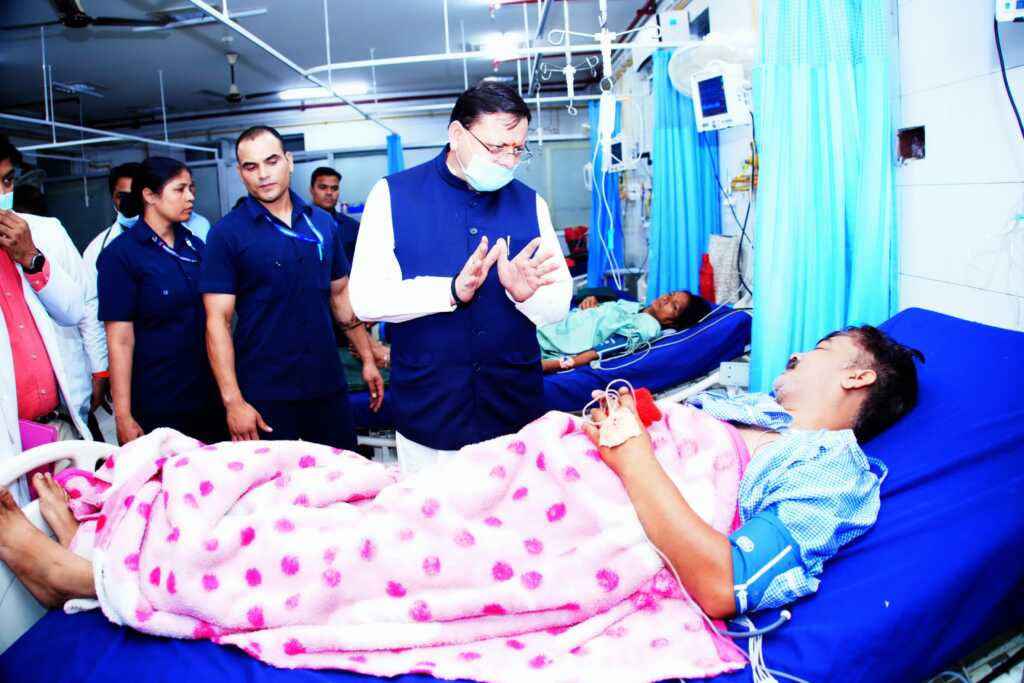 मुख्यमंत्री धामी का दून मेडिकल कॉलेज का औचक निरीक्षण, स्वास्थ्य सेवाओं में सुधार के निर्देश-Newsnetra 13 IMG 20250913 WA0084