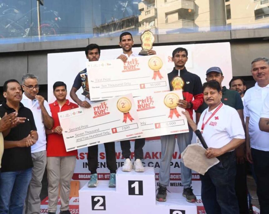 देहरादून में राज्य स्तरीय ‘‘रेड रन’’ मैराथन, युवाओं ने दिया एचआईवी/एड्स जागरूकता का संदेश-Newsnetra 11 IMG 20250929 WA0023