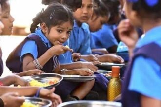 पीएम पोषण योजना में वित्तीय घोटाला, उपनल कर्मचारी दोषी; छह डीईओ भी जांच के घेरे में-Newsnetra 2 PM Nutrition Scheme