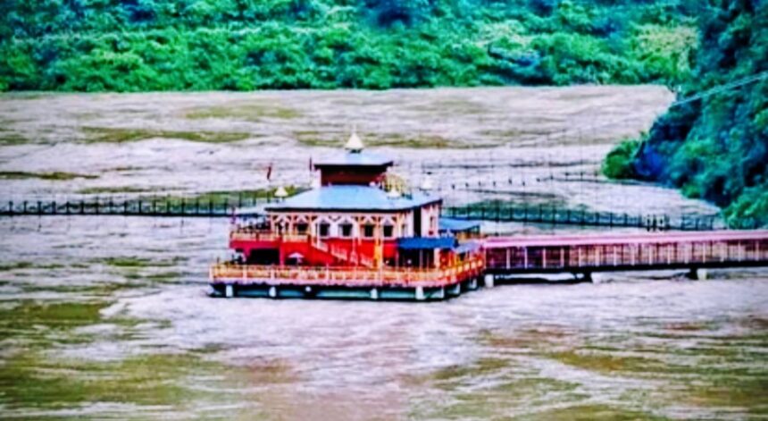 भू-वैज्ञानिकों की चेतावनी: ग्लेशियरों के तेजी से टूटने से निचले क्षेत्रों पर मंडरा रहा बाढ़ का खतरा-Newsnetra 3 Screenshot 20250914 014416 Chrome2