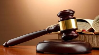 court hammer 9a92acf0dd06afd38f58307fde733e85 2