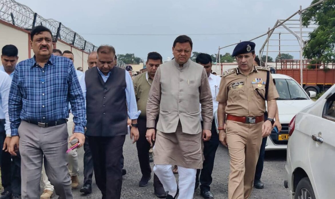 उत्तराखण्ड आपदा: पीएम मोदी के दौरे से पहले धामी ने जॉलीग्रांट एयरपोर्ट पर तैयारियों का लिया जायजा-Newsnetra 6 fb img 17575171755465737650329372017013
