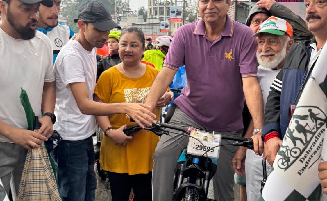 पूर्व मुख्यमंत्री हरीश रावत और प्रीतम सिंह की उपस्थिति में देहरादून के युवाओं की प्रेरक पहल – ‘एक साइकिल यात्रा नशा मुक्ति के नाम’, पर्यावरण और समाज सुधार का बना प्रतीक-Newsnetra 5 img 20250915 wa00013892683576680360638