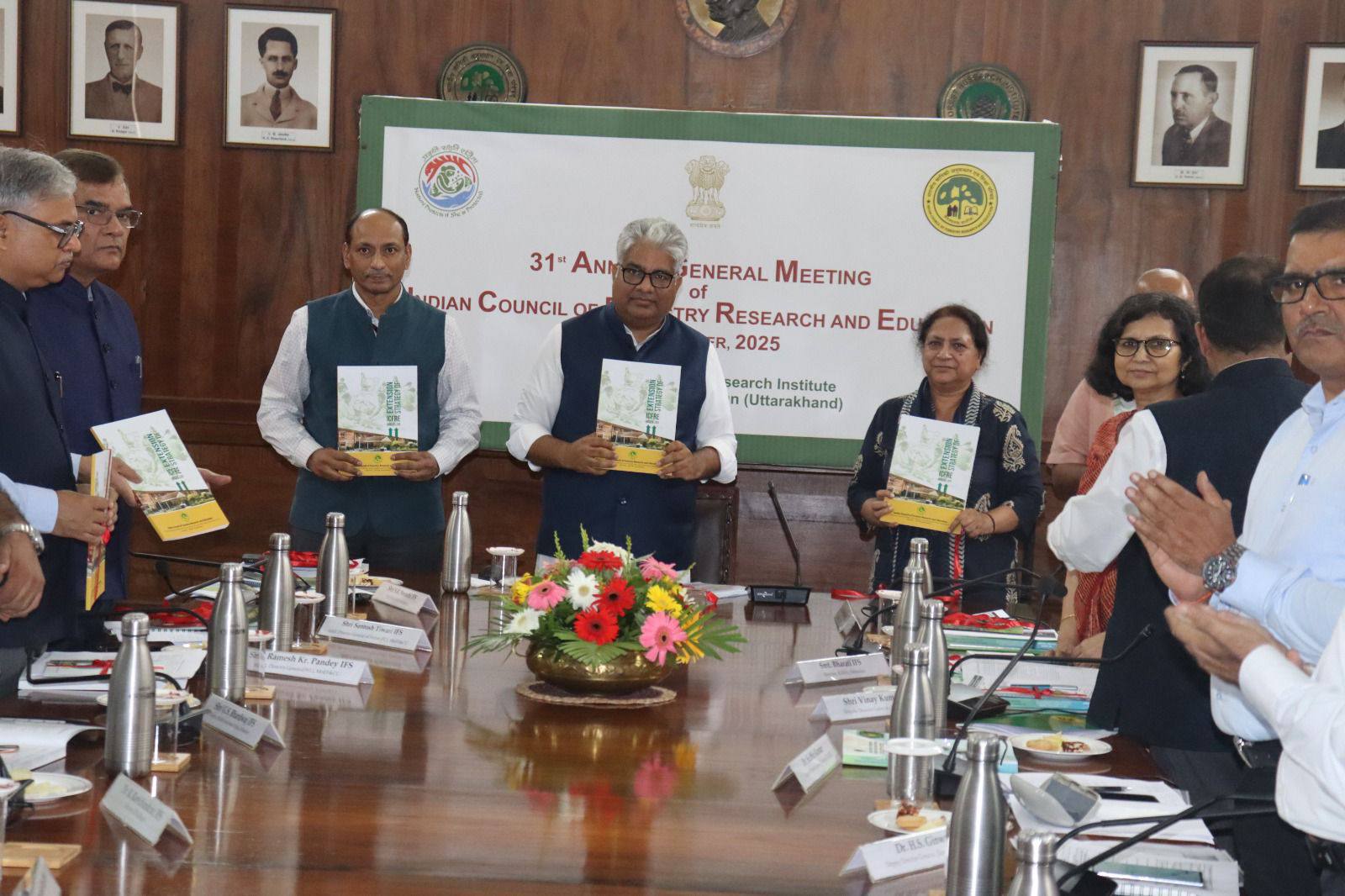 देहरादून में आईसीएफआरई की 31वीं वार्षिक आम बैठक आयोजित, केंद्रीय मंत्री भूपेंद्र यादव ने की अध्यक्षता-Newsnetra 6 557623162 1112139491089081 3739087501451755016 n