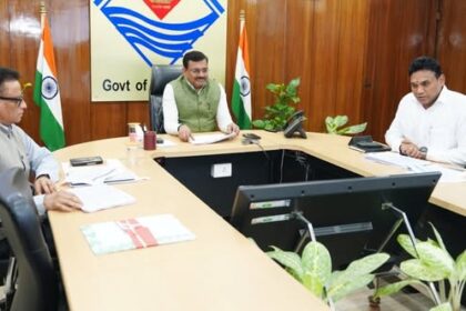 मुख्य सचिव आनन्द बर्द्धन की अध्यक्षता में नर्सिंग पाठ्यक्रम संचालन हेतु एम्पावर्ड समिति की बैठक आयोजित-Newsnetra 14 571121878 1127628219540208 4973257870067970994 n