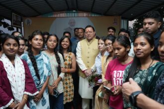 मुख्यमंत्री पुष्कर सिंह धामी ने खटीमा में “मुख्य सेवक युवा संवाद” में युवाओं को किया प्रेरित-Newsnetra 12 FB IMG 1761242017826