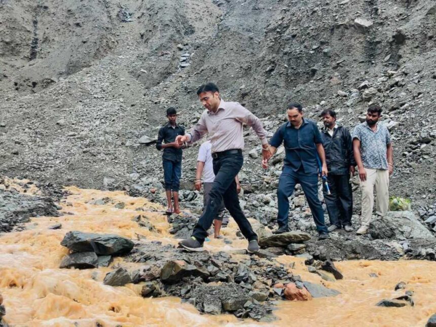 जिला प्रशासन का रिकॉर्ड काम: 7 दिन में आपदाग्रस्त बटोली गांव को सड़क से जोड़ा, डीएम सविन बंसल ने निभाया वादा-Newsnetra 11 IMG 20251007 WA0035