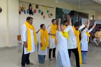 दून विश्वविद्यालय में थिएटर विभाग द्वारा सूचना का अधिकार अधिनियम पर नुक्कड़ नाटक का आयोजन-Newsnetra 15 IMG 20251011 WA0005