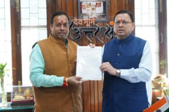 चारधाम यात्रा में रिकॉर्ड श्रद्धालु पहुंचे — मुख्यमंत्री धामी से मिले बीकेटीसी अध्यक्ष हेमंत द्विवेदी, अंबानी ने मंदिर समिति को दी ₹10 करोड़ की भेंट-Newsnetra 8 IMG 20251011 WA0086