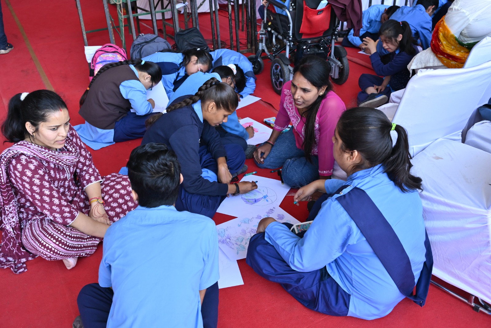 विरासत महोत्सव में आज हुई आर्ट प्रतियोगिता में दून इंटरनेशनल स्कूल ने प्रथम व द्वितीय दोनों पुरस्कार हथियाए-Newsnetra 54 IMG 20251013 WA0004
