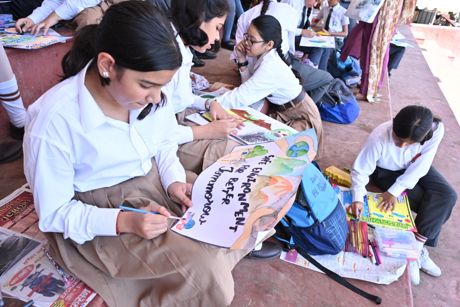 विरासत महोत्सव में आज हुई आर्ट प्रतियोगिता में दून इंटरनेशनल स्कूल ने प्रथम व द्वितीय दोनों पुरस्कार हथियाए-Newsnetra 48 IMG 20251013 WA0012