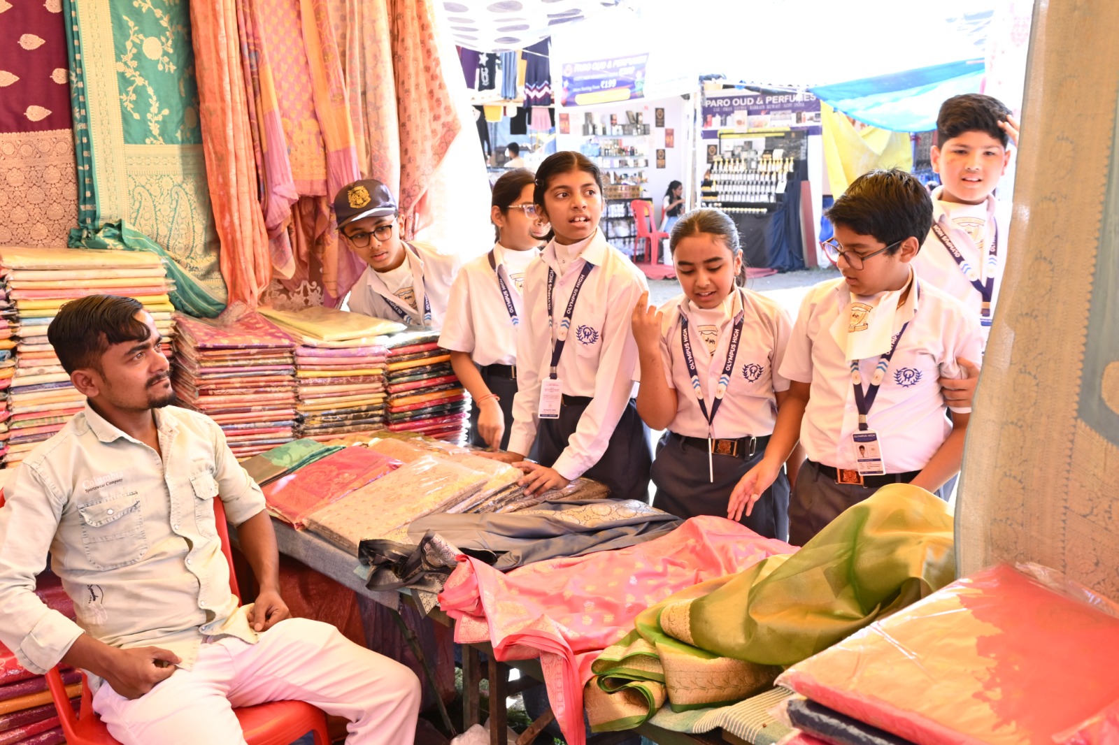 विरासत महोत्सव में आज हुई आर्ट प्रतियोगिता में दून इंटरनेशनल स्कूल ने प्रथम व द्वितीय दोनों पुरस्कार हथियाए-Newsnetra 40 IMG 20251013 WA0014