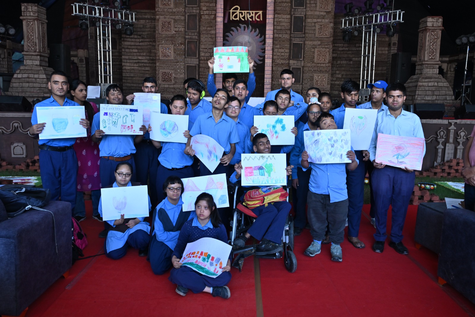 विरासत महोत्सव में आज हुई आर्ट प्रतियोगिता में दून इंटरनेशनल स्कूल ने प्रथम व द्वितीय दोनों पुरस्कार हथियाए-Newsnetra 44 IMG 20251013 WA0018