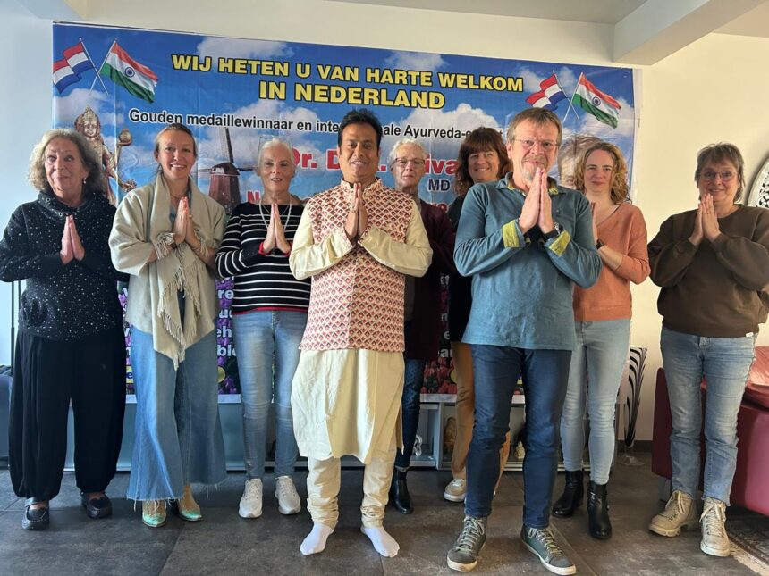 आधुनिक विश्व मे आयुर्वेद का स्वर्णिम भविष्य :डॉ डी के श्रीवास्तव-Newsnetra 2 IMG 20251014 WA0011