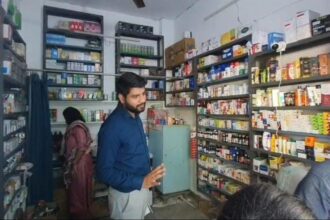 औषधि विभाग का बड़ा एक्शन: रामनगर, देहरादून और रुड़की में छापेमारी, अवैध दवाओं का भंडार पकड़ा गया-Newsnetra 17 IMG 20251014 WA0145 1