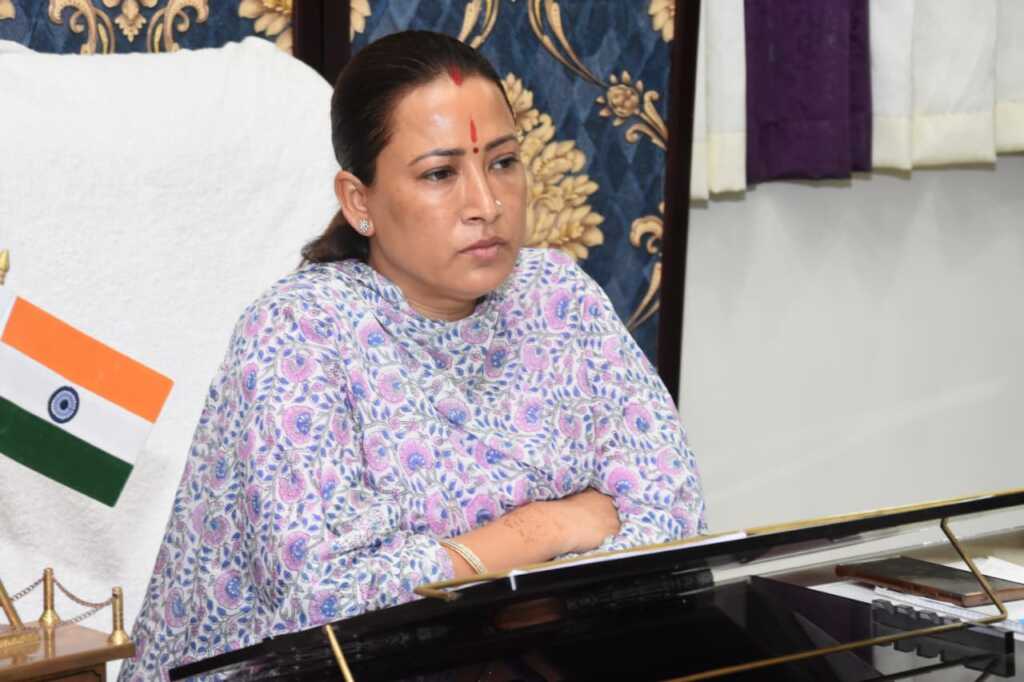 अग्निवीर भर्ती की तैयारी अब हर जिले में — खेल विभाग करेगा मुफ्त ट्रेनिंग, खेल मंत्री रेखा आर्या का निर्देश-Newsnetra 6 IMG 20251018 WA0000