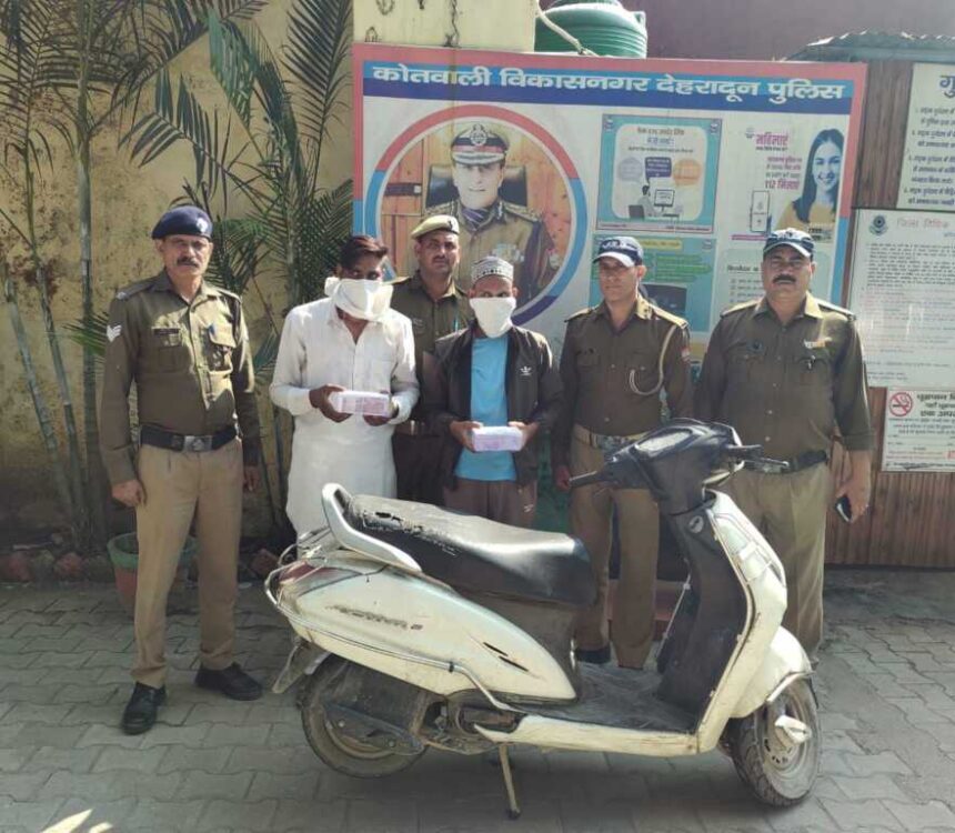 विकासनगर पुलिस की त्वरित कार्रवाई: दुकान से नकदी चोरी करने वाले दो आरोपी गिरफ्तार-Newsnetra 3 IMG 20251025 WA0046