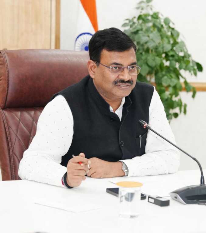 सेब किसानों को बड़ी राहत, मुख्यमंत्री धामी के निर्देश पर लंबित सब्सिडी भुगतान की प्रक्रिया शुरू-Newsnetra 3 IMG 20251026 WA0043