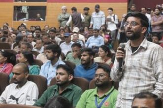 UKSSSC पेपर लीक केस: जनसंवाद में अभ्यर्थियों के बड़े खुलासे — कहा, परीक्षा दोबारा कराएं और जिम्मेदार अधिकारियों को हटाएं-Newsnetra 12 ekal sathasayaya jaca aayaga ka janasavatha fc144b2b39aea780e18d4d6f5f5a2f29