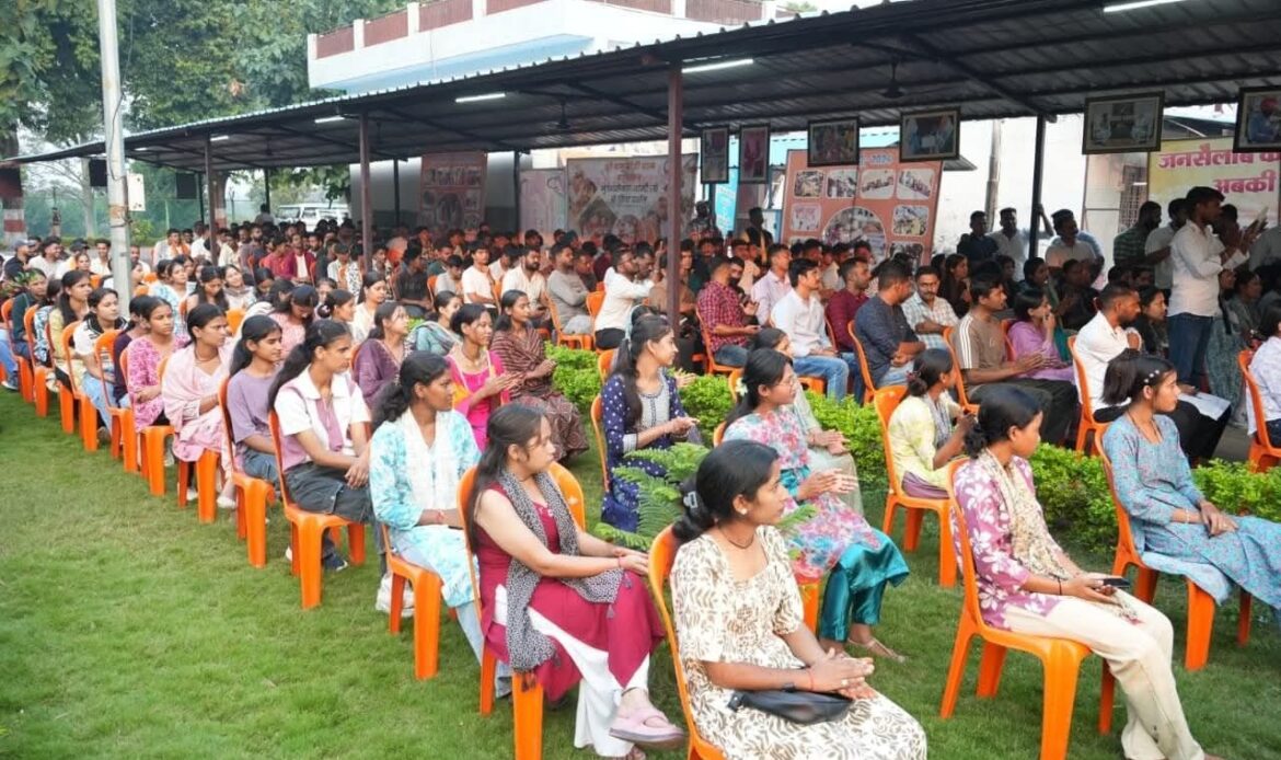 मुख्यमंत्री पुष्कर सिंह धामी ने खटीमा में “मुख्य सेवक युवा संवाद” में युवाओं को किया प्रेरित-Newsnetra 9 fb img 17612420207331932835261501982378