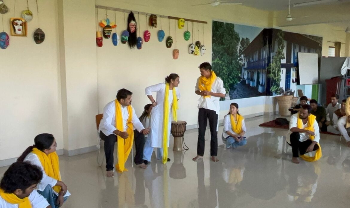 दून विश्वविद्यालय में थिएटर विभाग द्वारा सूचना का अधिकार अधिनियम पर नुक्कड़ नाटक का आयोजन-Newsnetra 4 img 20251011 wa00011604838443597644497