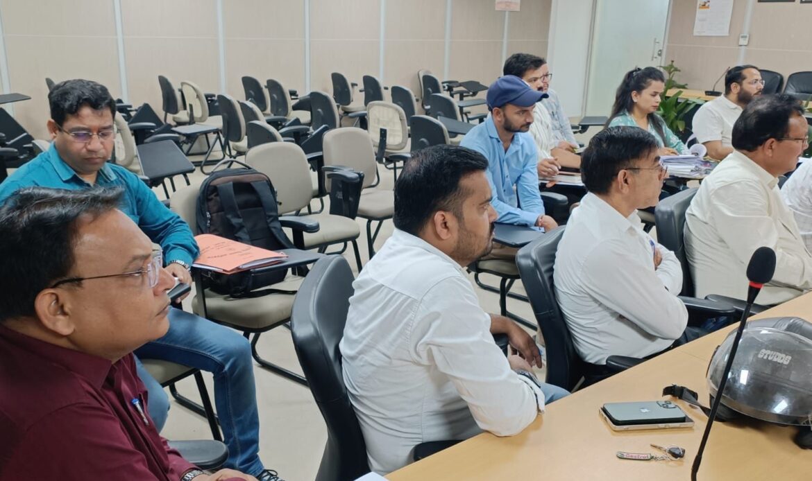 आढ़त बाजार पुनर्विकास परियोजना पर एमडीडीए की समीक्षा बैठक, 3 नवंबर से भू-खंड आवंटन व नकद प्रतिकर कार्य प्रारंभ-Newsnetra 6 img 20251015 wa00176639027159759538927