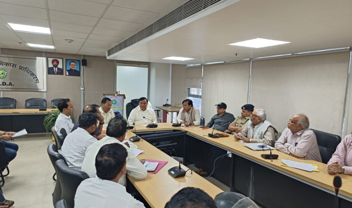 आढ़त बाजार पुनर्विकास परियोजना पर एमडीडीए की समीक्षा बैठक, 3 नवंबर से भू-खंड आवंटन व नकद प्रतिकर कार्य प्रारंभ-Newsnetra 4 img 20251015 wa00206172053367737706380