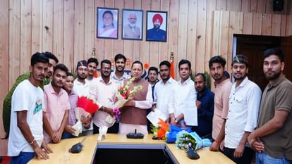 उत्तराखंड: सीएम धामी बोले — पारदर्शी भर्ती ही हमारी प्राथमिकता, परीक्षा रद्द होने पर बेरोजगार संघ ने जताया आभार-Newsnetra 3 makhayamatara pashhakara saha thhama sa utatarakhada brajagara sagha ka paratanathhaya na ka bhata 2439b00fb341b2dc8ded9f19212b364b