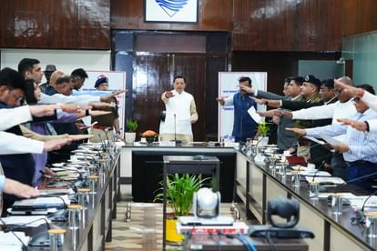 भ्रष्टाचार पर धामी सरकार का बड़ा एक्शन — 339 अधिकारी-कर्मचारी पकड़े गए रंगे हाथों-Newsnetra 18 saema thhama 77308d965da0bab773b3f8fc12531745