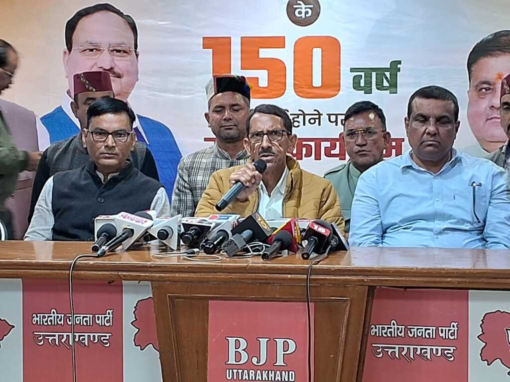 पेंशन बढ़ोतरी और सम्मान समारोह पर आंदोलनकारियों ने जताया मुख्यमंत्री धामी का आभार-Newsnetra 6 IMG 20251111 WA0049