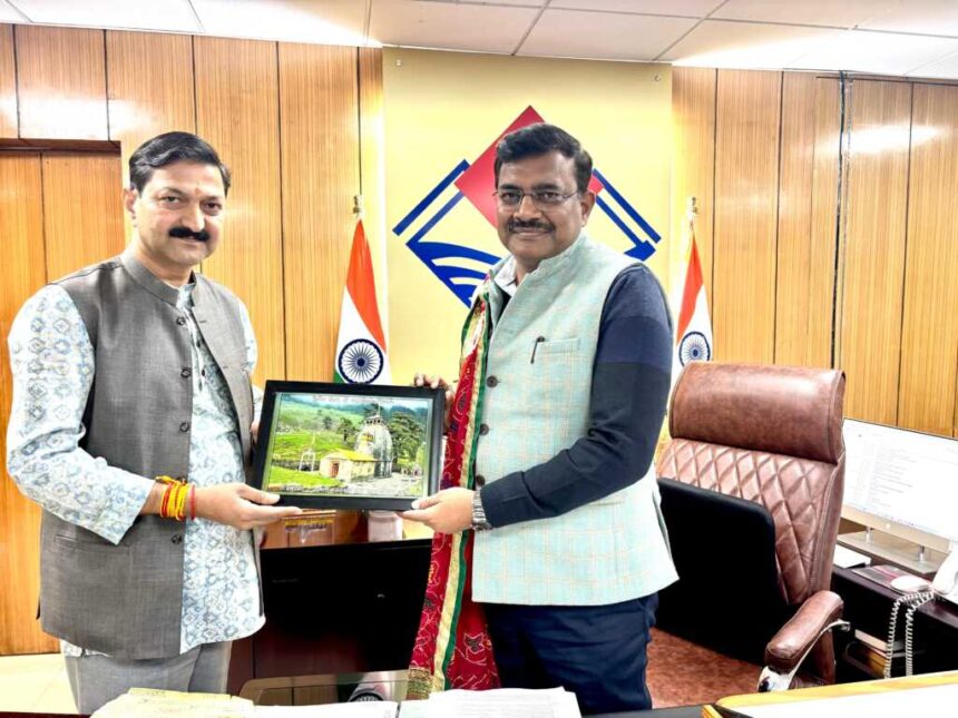 बीकेटीसी के पूर्व अध्यक्ष अजेंद्र अजय ने उठाई मांग—उत्तराखंड में तीर्थ स्थलों के विकास को मिले ठोस नीति-Newsnetra 3 IMG 20251118 WA0063